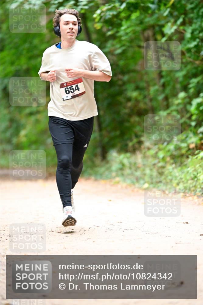 11.10.2026 - Bramfelder Halbmarathon 2026 Dr. Thomas Lammeyer http://msf.ph/oto/10824342 11.10.2026 10:42:20 Laufen 654, 31 meine-sportfotos.de