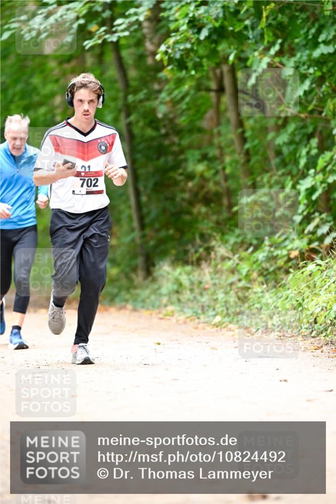 11.10.2026 - Bramfelder Halbmarathon 2026 Dr. Thomas Lammeyer http://msf.ph/oto/10824492 11.10.2026 10:43:13 Laufen 21, 702 meine-sportfotos.de