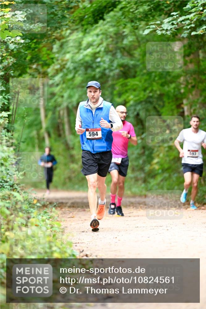11.10.2026 - Bramfelder Halbmarathon 2026 Dr. Thomas Lammeyer http://msf.ph/oto/10824561 11.10.2026 10:43:38 Laufen 594, 593 meine-sportfotos.de