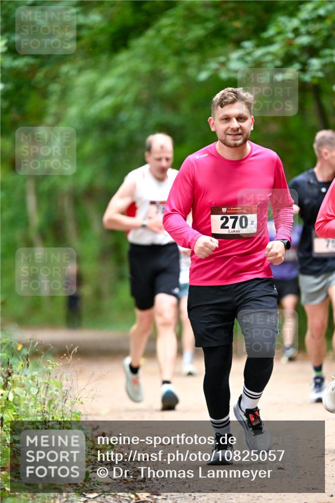 11.10.2026 - Bramfelder Halbmarathon 2026 Dr. Thomas Lammeyer http://msf.ph/oto/10825057 11.10.2026 10:47:20 Laufen 35, 270 meine-sportfotos.de