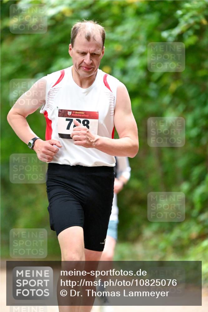 11.10.2026 - Bramfelder Halbmarathon 2026 Dr. Thomas Lammeyer http://msf.ph/oto/10825076 11.10.2026 10:47:24 Laufen 35, 7, 08 meine-sportfotos.de