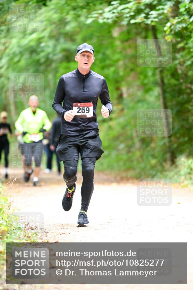 11.10.2026 - Bramfelder Halbmarathon 2026 Dr. Thomas Lammeyer http://msf.ph/oto/10825277 11.10.2026 10:48:53 Laufen 259, 274 meine-sportfotos.de