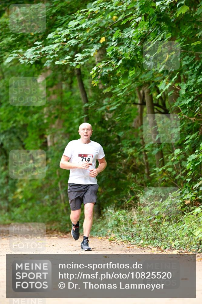 11.10.2026 - Bramfelder Halbmarathon 2026 Dr. Thomas Lammeyer http://msf.ph/oto/10825520 11.10.2026 10:50:20 Laufen 714 meine-sportfotos.de