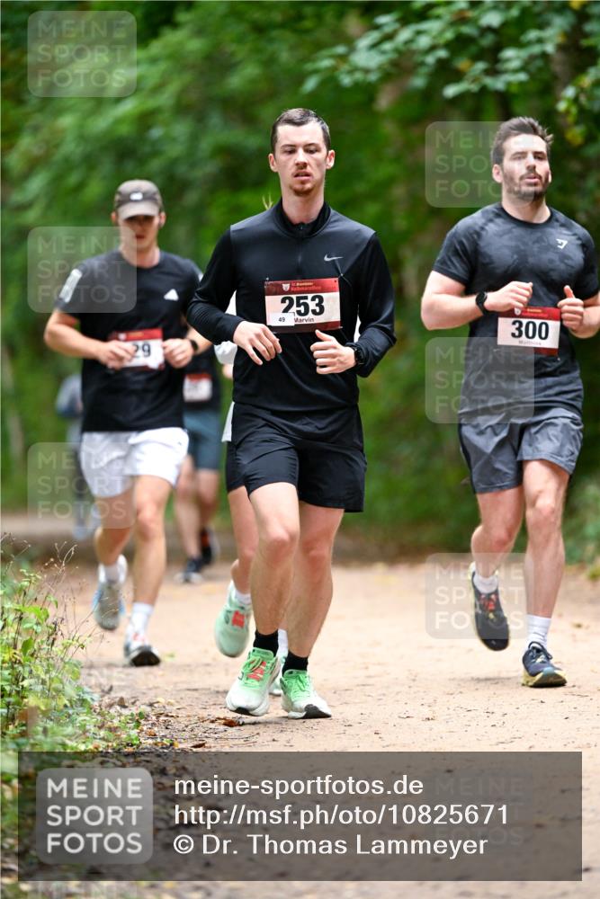 11.10.2026 - Bramfelder Halbmarathon 2026 Dr. Thomas Lammeyer http://msf.ph/oto/10825671 11.10.2026 10:50:55 Laufen 253, 49, 300 meine-sportfotos.de