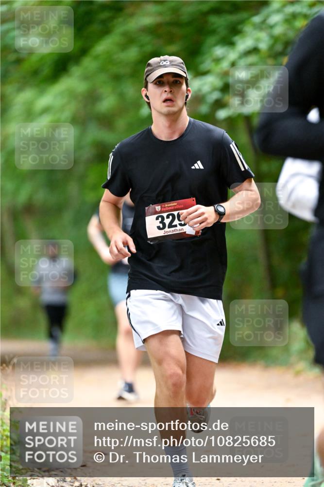 11.10.2026 - Bramfelder Halbmarathon 2026 Dr. Thomas Lammeyer http://msf.ph/oto/10825685 11.10.2026 10:50:58 Laufen 329 meine-sportfotos.de