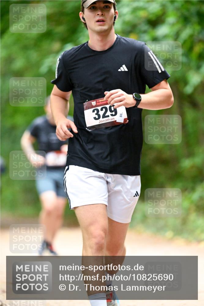 11.10.2026 - Bramfelder Halbmarathon 2026 Dr. Thomas Lammeyer http://msf.ph/oto/10825690 11.10.2026 10:50:59 Laufen 35, 329, 86 meine-sportfotos.de