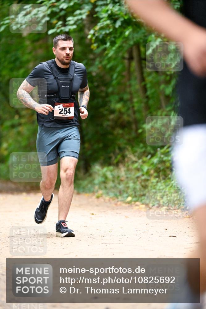11.10.2026 - Bramfelder Halbmarathon 2026 Dr. Thomas Lammeyer http://msf.ph/oto/10825692 11.10.2026 10:51:00 Laufen 254 meine-sportfotos.de