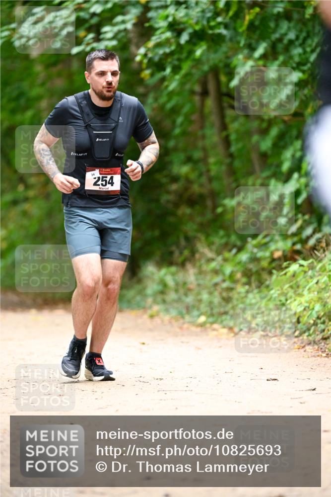11.10.2026 - Bramfelder Halbmarathon 2026 Dr. Thomas Lammeyer http://msf.ph/oto/10825693 11.10.2026 10:51:00 Laufen 254 meine-sportfotos.de