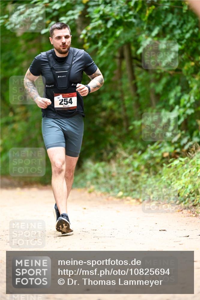 11.10.2026 - Bramfelder Halbmarathon 2026 Dr. Thomas Lammeyer http://msf.ph/oto/10825694 11.10.2026 10:51:00 Laufen 34, 254 meine-sportfotos.de