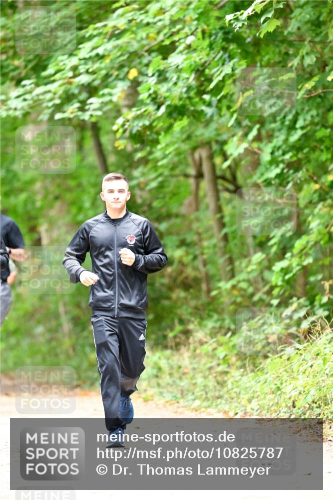 11.10.2026 - Bramfelder Halbmarathon 2026 Dr. Thomas Lammeyer http://msf.ph/oto/10825787 11.10.2026 10:51:34 Laufen  meine-sportfotos.de