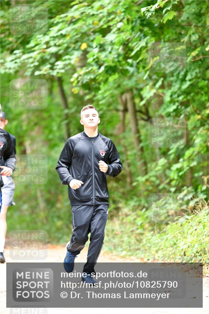11.10.2026 - Bramfelder Halbmarathon 2026 Dr. Thomas Lammeyer http://msf.ph/oto/10825790 11.10.2026 10:51:35 Laufen  meine-sportfotos.de