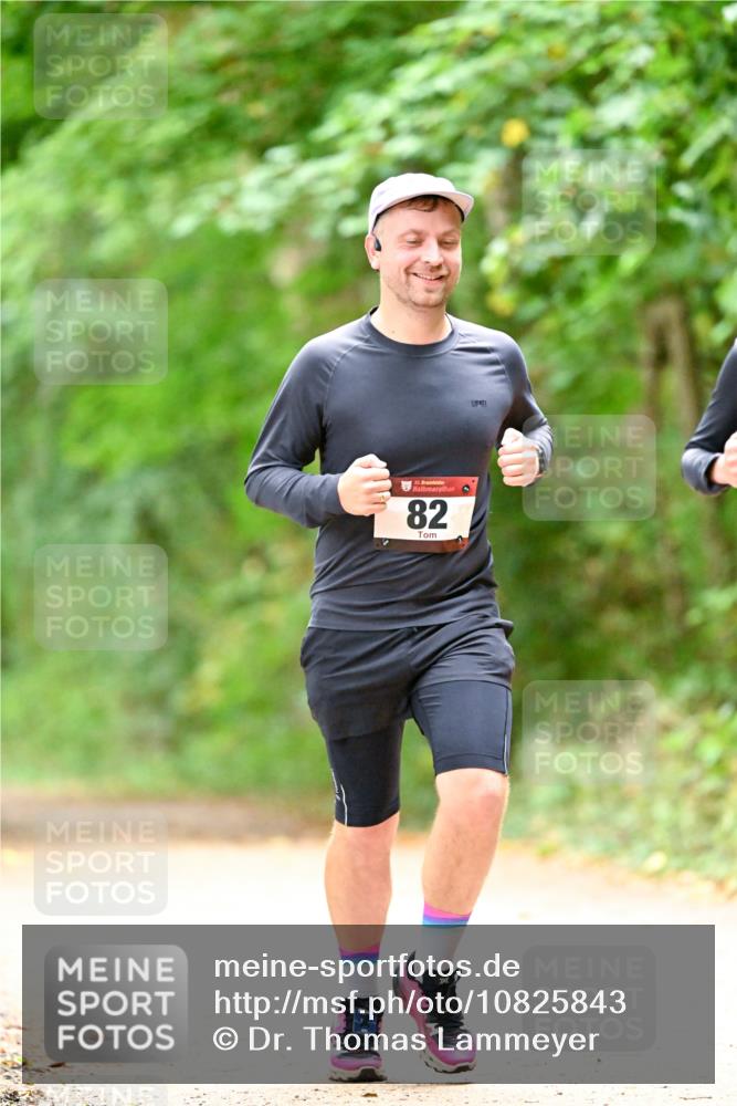 11.10.2026 - Bramfelder Halbmarathon 2026 Dr. Thomas Lammeyer http://msf.ph/oto/10825843 11.10.2026 10:51:45 Laufen 35, 82 meine-sportfotos.de