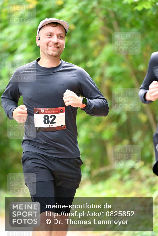 11.10.2026 - Bramfelder Halbmarathon 2026 Dr. Thomas Lammeyer http://msf.ph/oto/10825852 11.10.2026 10:51:46 Laufen 35, 82 meine-sportfotos.de