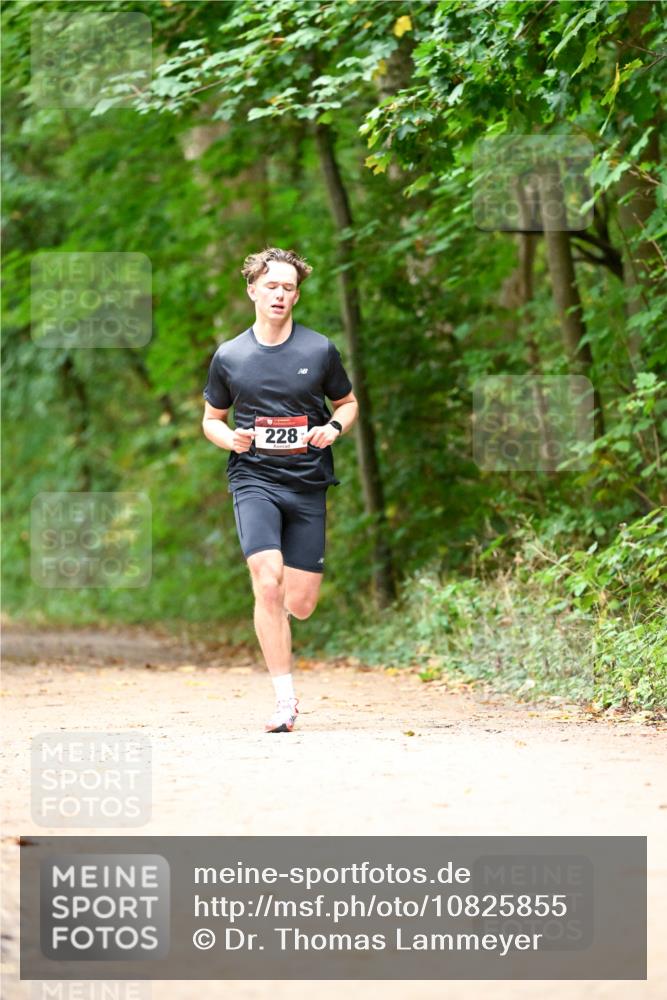11.10.2026 - Bramfelder Halbmarathon 2026 Dr. Thomas Lammeyer http://msf.ph/oto/10825855 11.10.2026 10:51:51 Laufen 228 meine-sportfotos.de