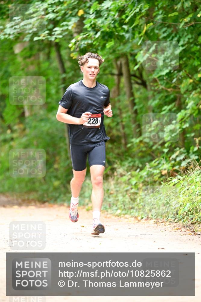 11.10.2026 - Bramfelder Halbmarathon 2026 Dr. Thomas Lammeyer http://msf.ph/oto/10825862 11.10.2026 10:51:52 Laufen 228 meine-sportfotos.de