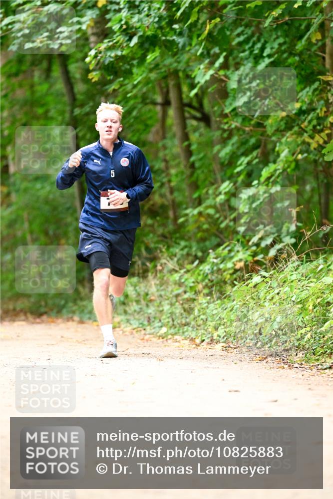11.10.2026 - Bramfelder Halbmarathon 2026 Dr. Thomas Lammeyer http://msf.ph/oto/10825883 11.10.2026 10:52:03 Laufen  meine-sportfotos.de