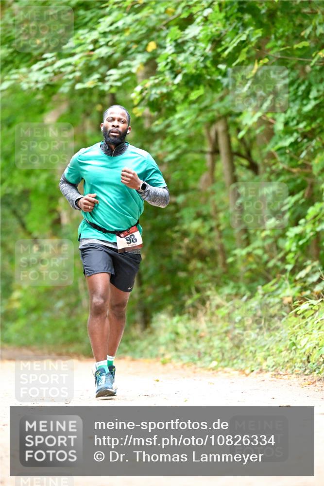 11.10.2026 - Bramfelder Halbmarathon 2026 Dr. Thomas Lammeyer http://msf.ph/oto/10826334 11.10.2026 10:55:09 Laufen 98 meine-sportfotos.de