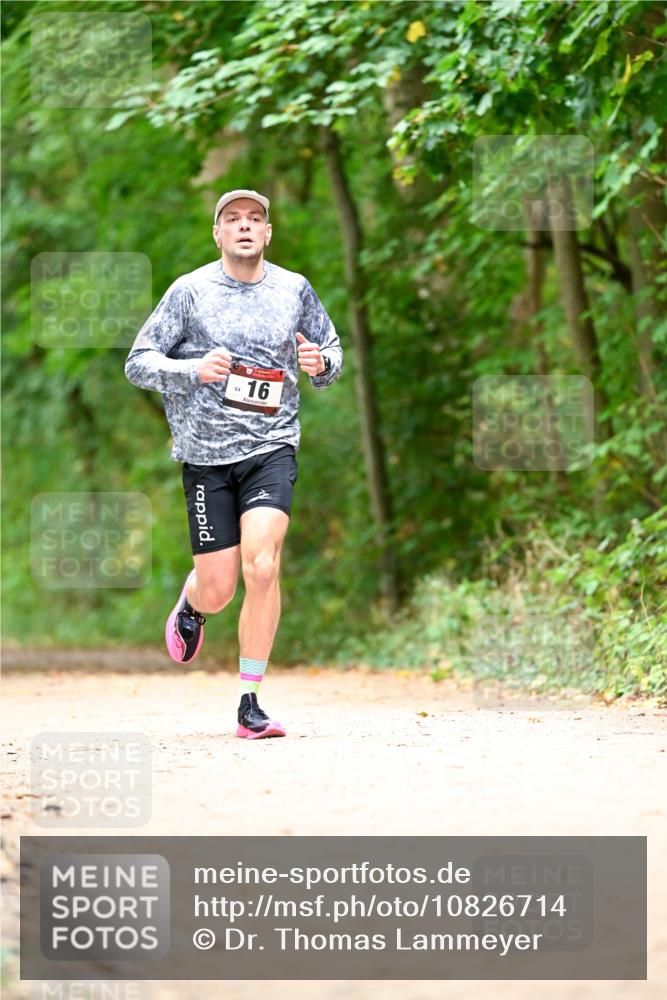 11.10.2026 - Bramfelder Halbmarathon 2026 Dr. Thomas Lammeyer http://msf.ph/oto/10826714 11.10.2026 10:58:10 Laufen  meine-sportfotos.de