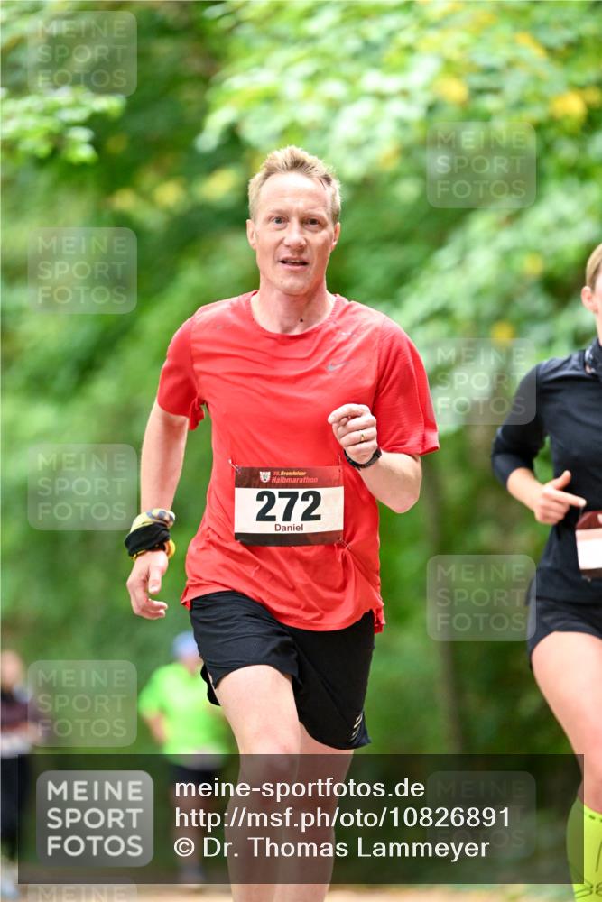 11.10.2026 - Bramfelder Halbmarathon 2026 Dr. Thomas Lammeyer http://msf.ph/oto/10826891 11.10.2026 10:59:25 Laufen 35, 272 meine-sportfotos.de