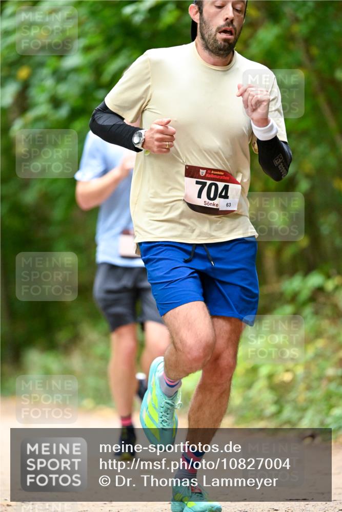 11.10.2026 - Bramfelder Halbmarathon 2026 Dr. Thomas Lammeyer http://msf.ph/oto/10827004 11.10.2026 10:59:56 Laufen 35, 704, 63 meine-sportfotos.de