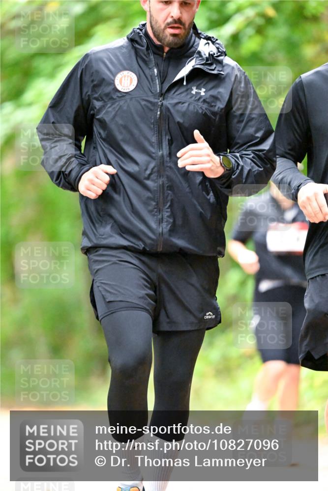 11.10.2026 - Bramfelder Halbmarathon 2026 Dr. Thomas Lammeyer http://msf.ph/oto/10827096 11.10.2026 11:00:33 Laufen 1910 meine-sportfotos.de