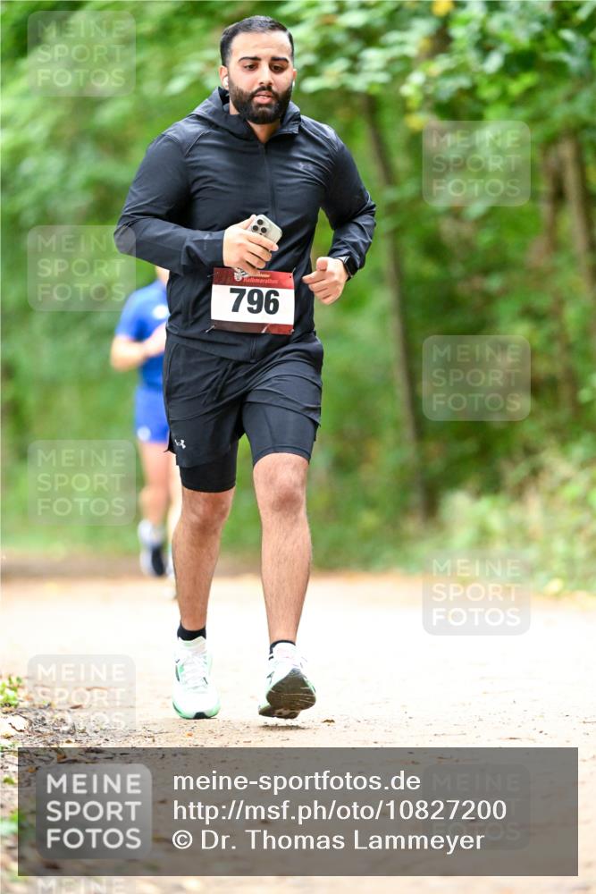 11.10.2026 - Bramfelder Halbmarathon 2026 Dr. Thomas Lammeyer http://msf.ph/oto/10827200 11.10.2026 11:01:13 Laufen 796 meine-sportfotos.de