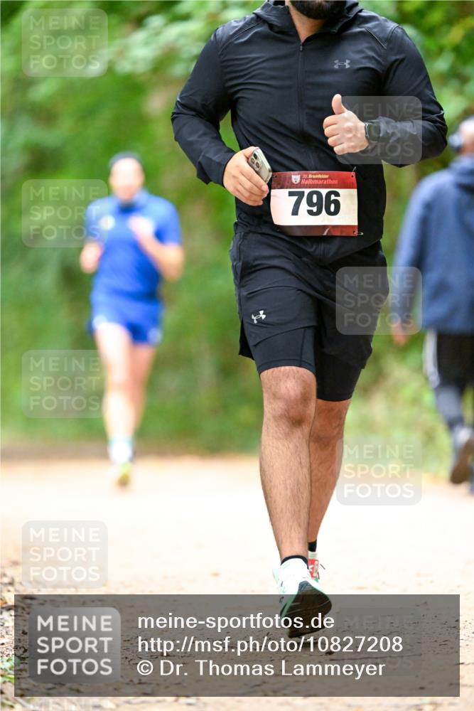 11.10.2026 - Bramfelder Halbmarathon 2026 Dr. Thomas Lammeyer http://msf.ph/oto/10827208 11.10.2026 11:01:14 Laufen 35, 796 meine-sportfotos.de