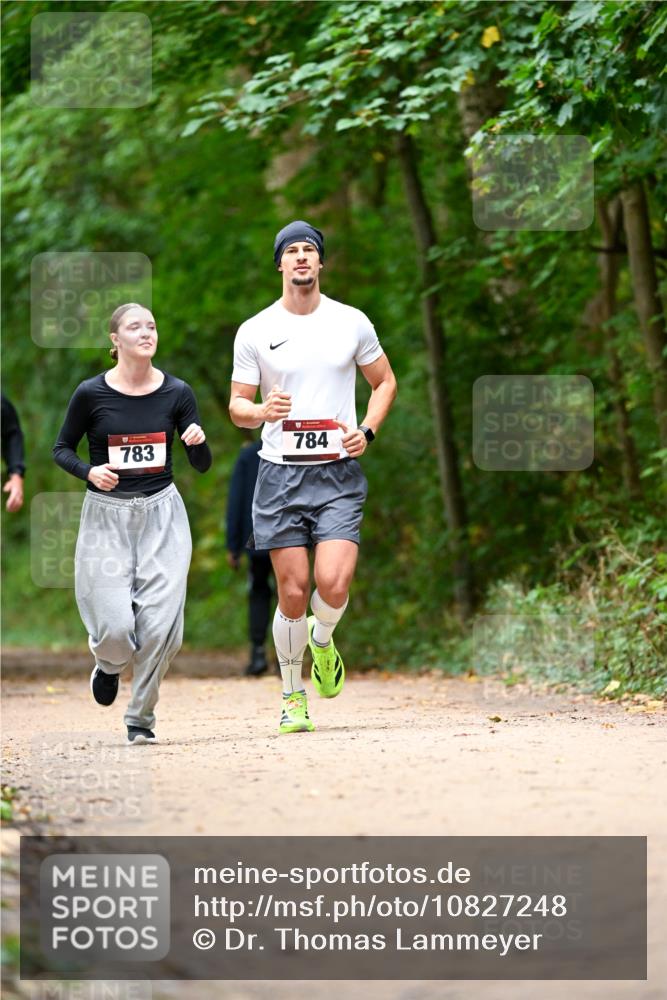 11.10.2026 - Bramfelder Halbmarathon 2026 Dr. Thomas Lammeyer http://msf.ph/oto/10827248 11.10.2026 11:01:25 Laufen 783, 784 meine-sportfotos.de
