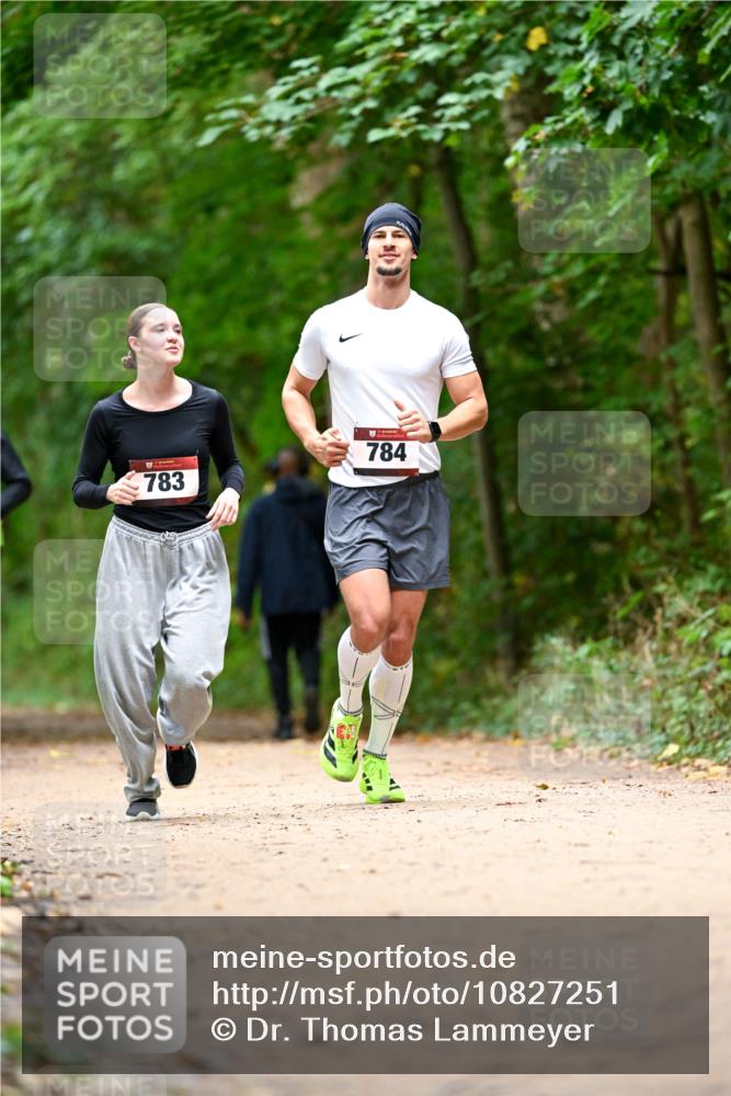 11.10.2026 - Bramfelder Halbmarathon 2026 Dr. Thomas Lammeyer http://msf.ph/oto/10827251 11.10.2026 11:01:26 Laufen 784, 783 meine-sportfotos.de