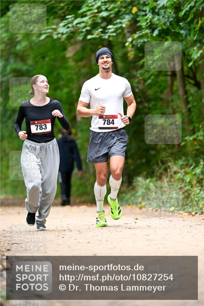 11.10.2026 - Bramfelder Halbmarathon 2026 Dr. Thomas Lammeyer http://msf.ph/oto/10827254 11.10.2026 11:01:26 Laufen 783, 784 meine-sportfotos.de