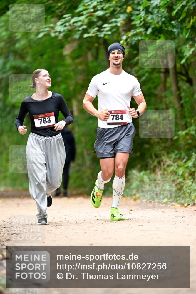 11.10.2026 - Bramfelder Halbmarathon 2026 Dr. Thomas Lammeyer http://msf.ph/oto/10827256 11.10.2026 11:01:26 Laufen 783, 784 meine-sportfotos.de