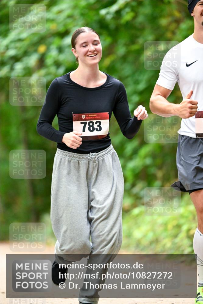 11.10.2026 - Bramfelder Halbmarathon 2026 Dr. Thomas Lammeyer http://msf.ph/oto/10827272 11.10.2026 11:01:29 Laufen 35, 783 meine-sportfotos.de