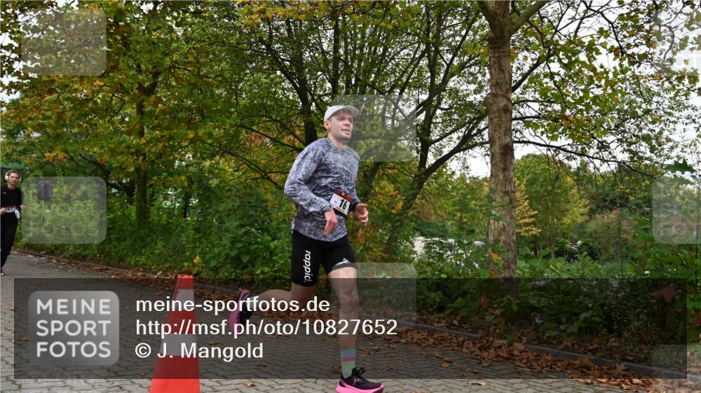 11.10.2026 - Bramfelder Halbmarathon 2026 J. Mangold http://msf.ph/oto/10827652 11.10.2026 10:42:43 Laufen 16, 357 meine-sportfotos.de