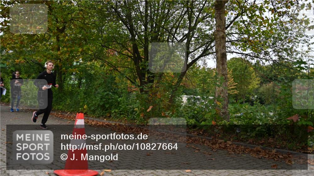11.10.2026 - Bramfelder Halbmarathon 2026 J. Mangold http://msf.ph/oto/10827664 11.10.2026 10:42:44 Laufen 16, 243, 357 meine-sportfotos.de