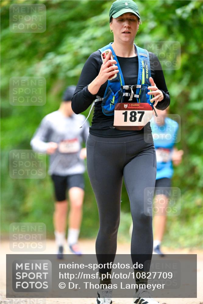 11.10.2026 - Bramfelder Halbmarathon 2026 Dr. Thomas Lammeyer http://msf.ph/oto/10827709 11.10.2026 11:03:53 Laufen 35, 187 meine-sportfotos.de