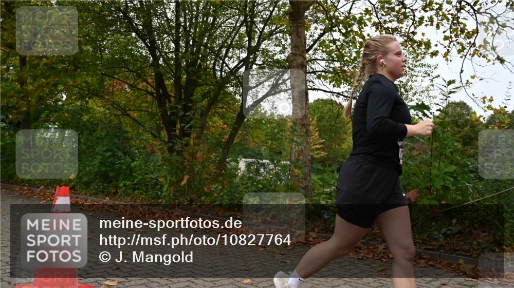 11.10.2026 - Bramfelder Halbmarathon 2026 J. Mangold http://msf.ph/oto/10827764 11.10.2026 10:43:21 Laufen 147, 335, 336 meine-sportfotos.de