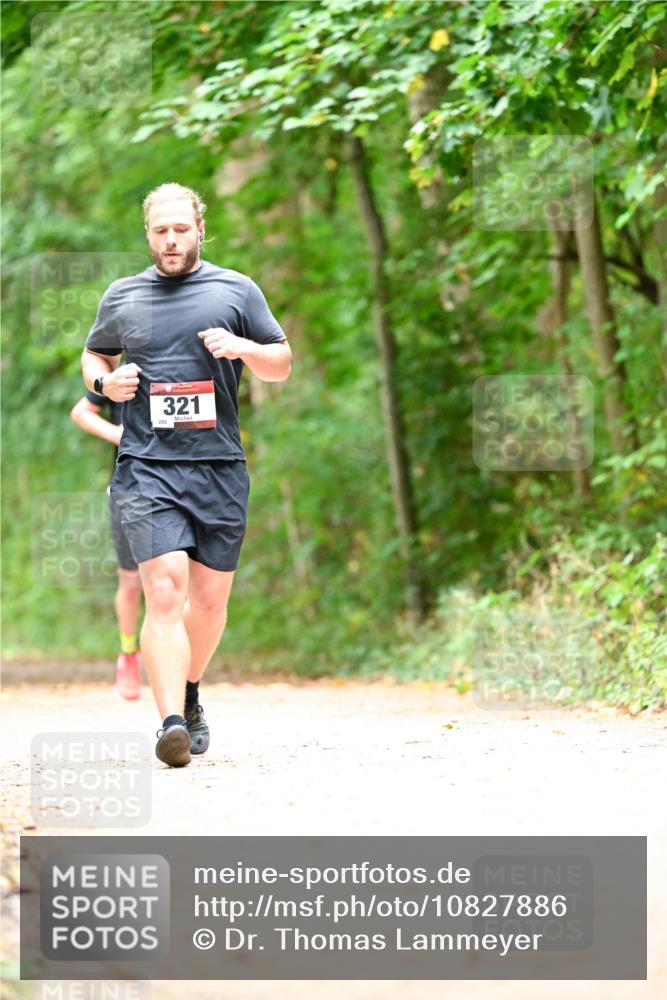 11.10.2026 - Bramfelder Halbmarathon 2026 Dr. Thomas Lammeyer http://msf.ph/oto/10827886 11.10.2026 11:04:35 Laufen 286, 321 meine-sportfotos.de