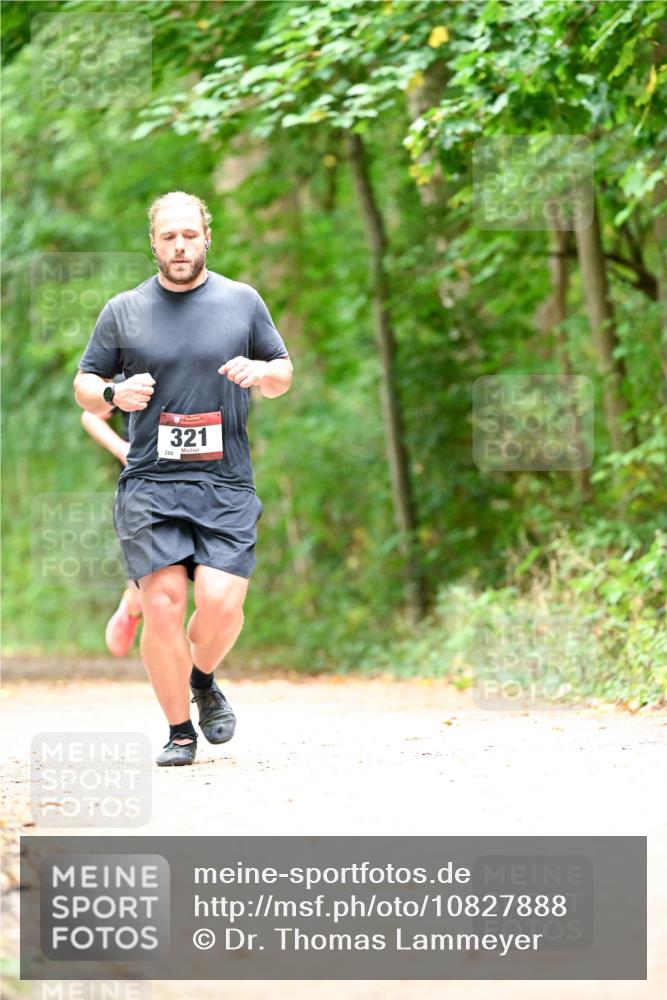11.10.2026 - Bramfelder Halbmarathon 2026 Dr. Thomas Lammeyer http://msf.ph/oto/10827888 11.10.2026 11:04:35 Laufen 286, 321 meine-sportfotos.de