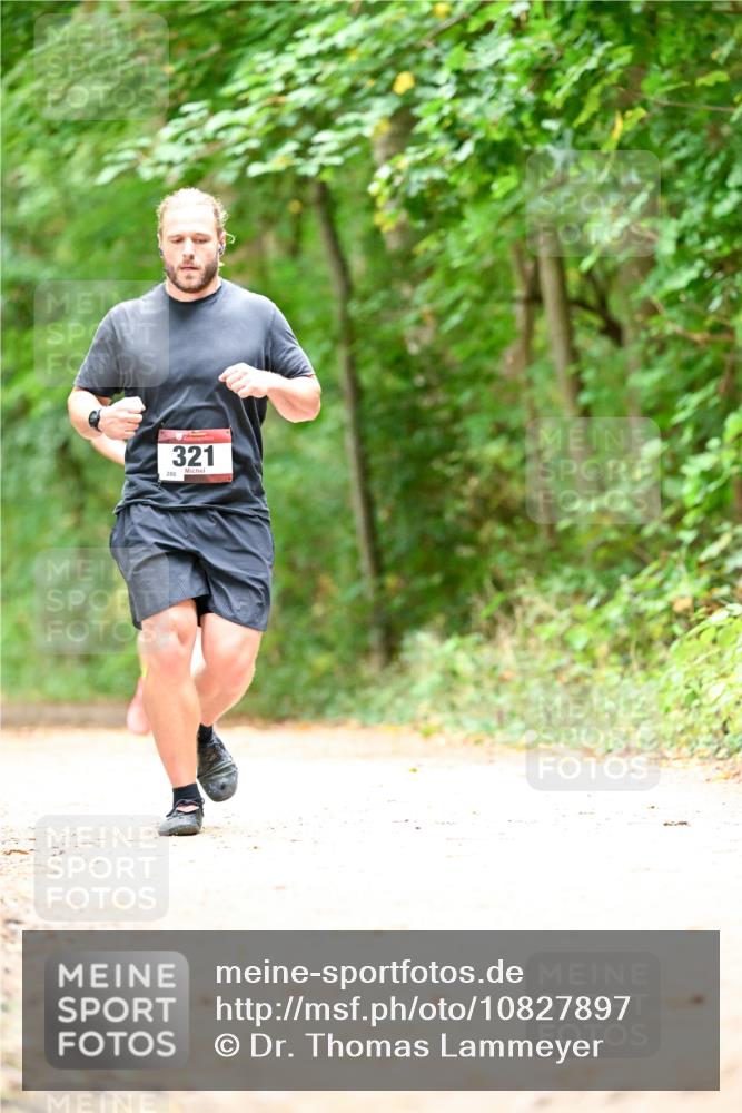 11.10.2026 - Bramfelder Halbmarathon 2026 Dr. Thomas Lammeyer http://msf.ph/oto/10827897 11.10.2026 11:04:36 Laufen 286, 321 meine-sportfotos.de