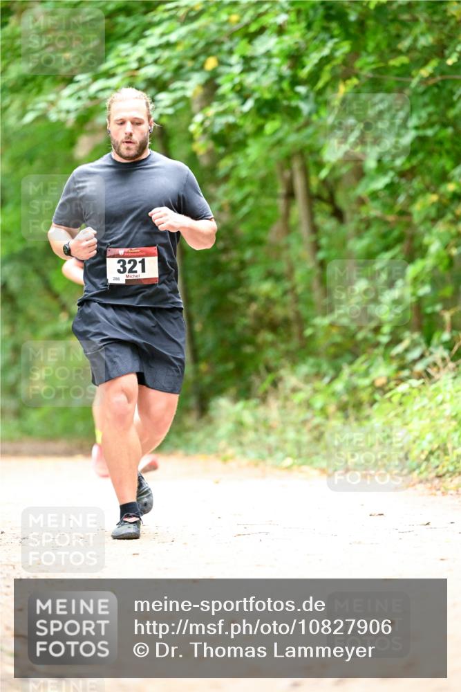 11.10.2026 - Bramfelder Halbmarathon 2026 Dr. Thomas Lammeyer http://msf.ph/oto/10827906 11.10.2026 11:04:36 Laufen 286, 321 meine-sportfotos.de