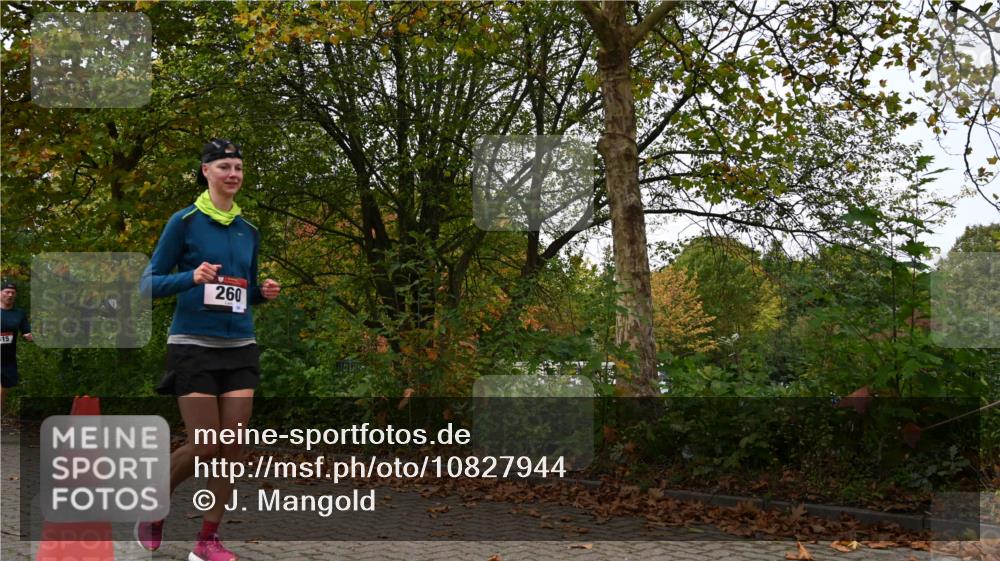 11.10.2026 - Bramfelder Halbmarathon 2026 J. Mangold http://msf.ph/oto/10827944 11.10.2026 10:45:38 Laufen 240, 260, 704, 814, 815 meine-sportfotos.de