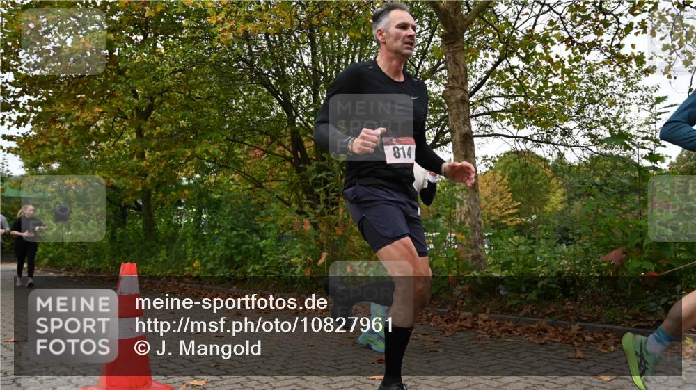 11.10.2026 - Bramfelder Halbmarathon 2026 J. Mangold http://msf.ph/oto/10827961 11.10.2026 10:45:41 Laufen 240, 260, 601, 602, 704, 814, 815 meine-sportfotos.de