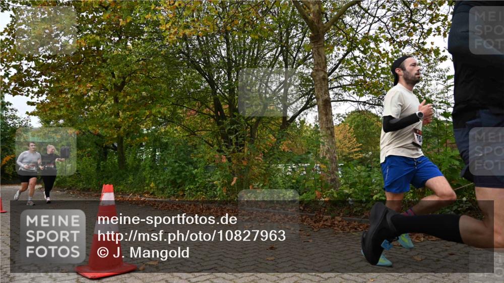 11.10.2026 - Bramfelder Halbmarathon 2026 J. Mangold http://msf.ph/oto/10827963 11.10.2026 10:45:41 Laufen 240, 260, 601, 602, 704, 814, 815 meine-sportfotos.de
