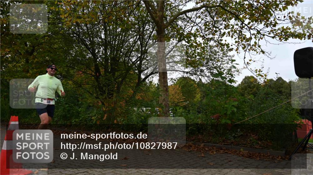 11.10.2026 - Bramfelder Halbmarathon 2026 J. Mangold http://msf.ph/oto/10827987 11.10.2026 10:45:55 Laufen 88, 730, 760 meine-sportfotos.de