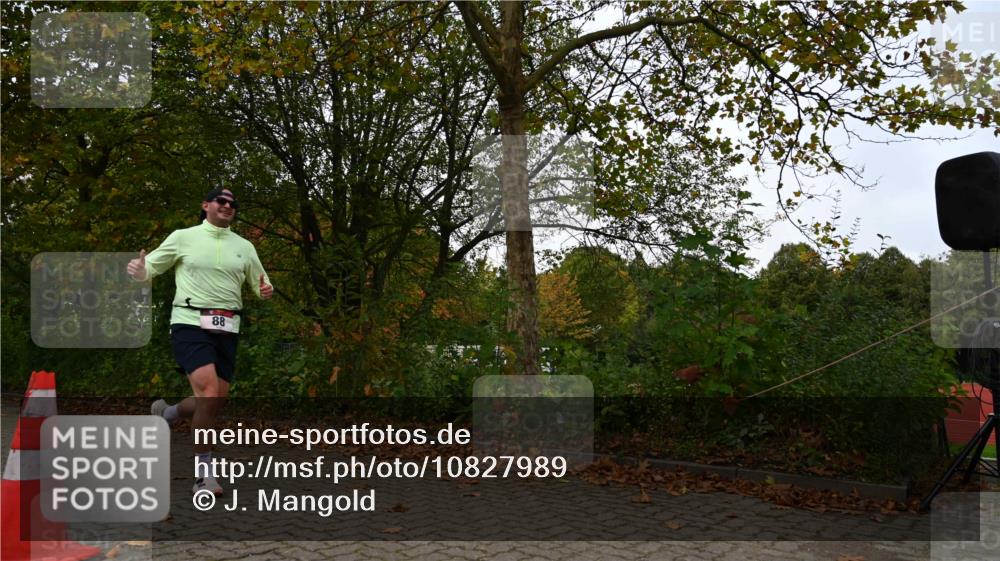 11.10.2026 - Bramfelder Halbmarathon 2026 J. Mangold http://msf.ph/oto/10827989 11.10.2026 10:45:55 Laufen 88, 730, 760 meine-sportfotos.de