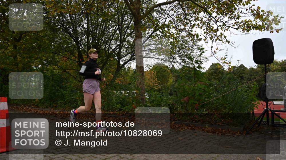 11.10.2026 - Bramfelder Halbmarathon 2026 J. Mangold http://msf.ph/oto/10828069 11.10.2026 10:47:07 Laufen 515 meine-sportfotos.de
