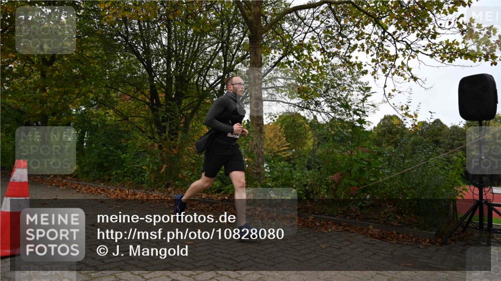 11.10.2026 - Bramfelder Halbmarathon 2026 J. Mangold http://msf.ph/oto/10828080 11.10.2026 10:47:21 Laufen 9, 143, 292, 373 meine-sportfotos.de