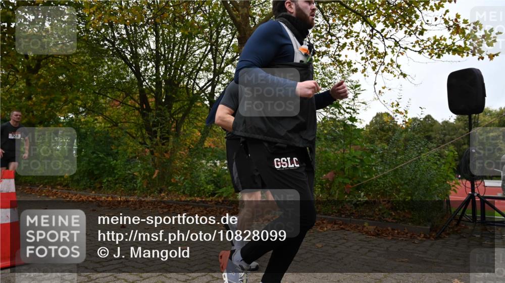 11.10.2026 - Bramfelder Halbmarathon 2026 J. Mangold http://msf.ph/oto/10828099 11.10.2026 10:47:25 Laufen 9, 143, 292, 328, 373, 633 meine-sportfotos.de