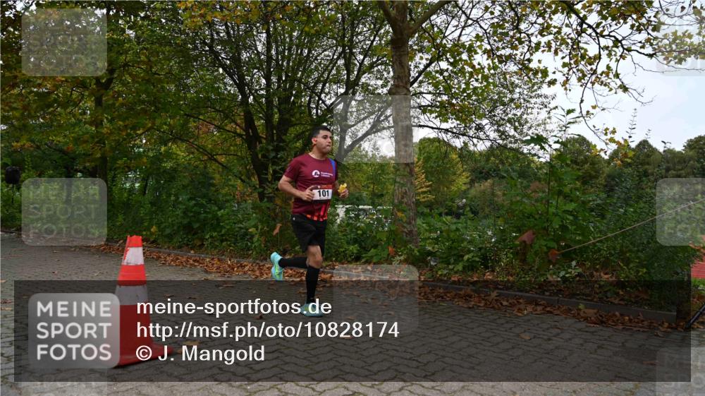 11.10.2026 - Bramfelder Halbmarathon 2026 J. Mangold http://msf.ph/oto/10828174 11.10.2026 10:48:32 Laufen 43, 101, 422, 503, 547, 734 meine-sportfotos.de