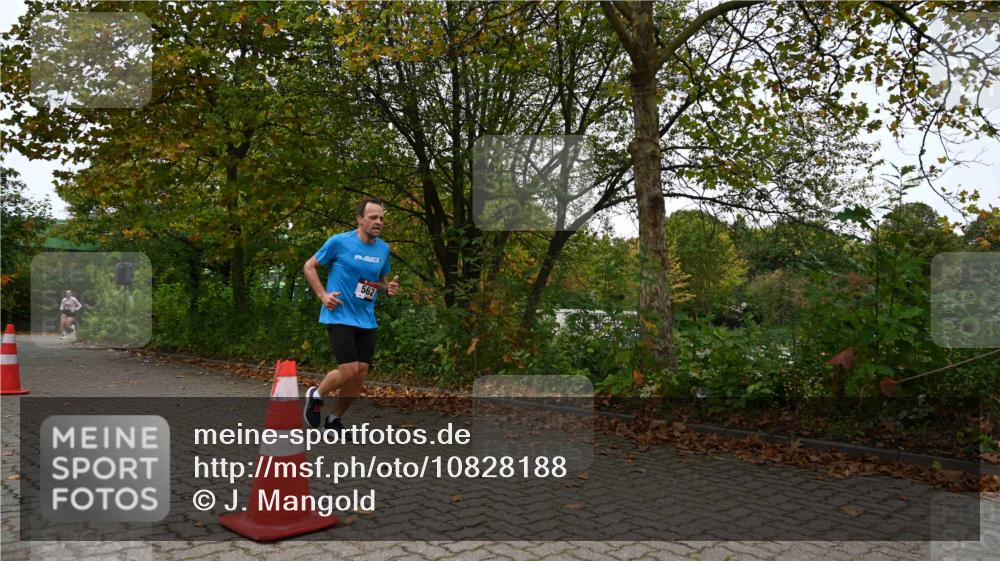11.10.2026 - Bramfelder Halbmarathon 2026 J. Mangold http://msf.ph/oto/10828188 11.10.2026 10:48:38 Laufen 101, 562, 563, 734 meine-sportfotos.de